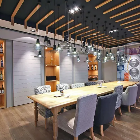 Innside By Melia Old Town Отель