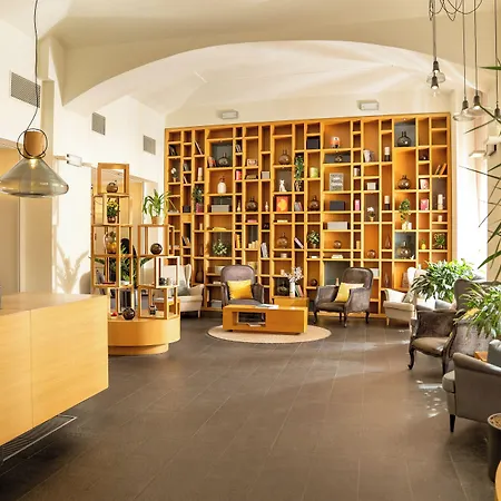 Innside By Meliá Old Town Hotel 4*