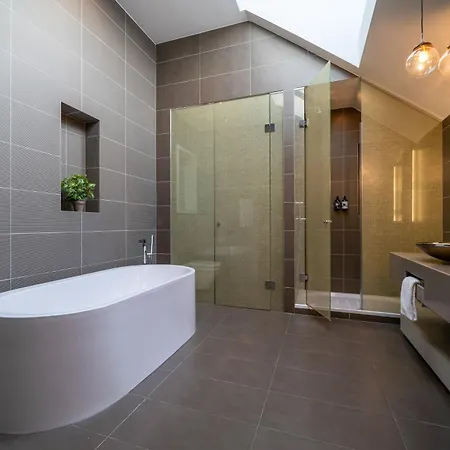 Innside By Melia Old Town Hotell 4*