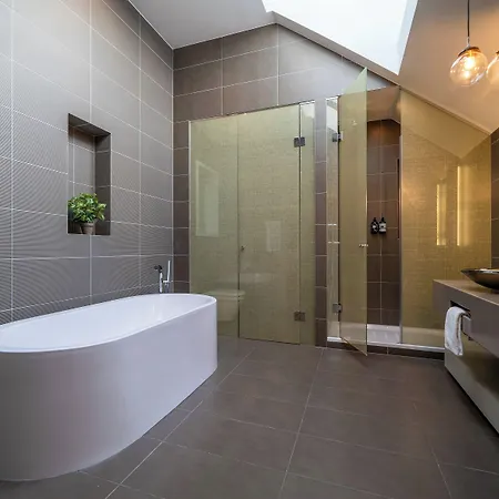 Innside By Meliá Old Town 4*