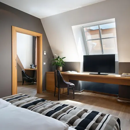 Innside By Meliá Old Town Hotel 4*