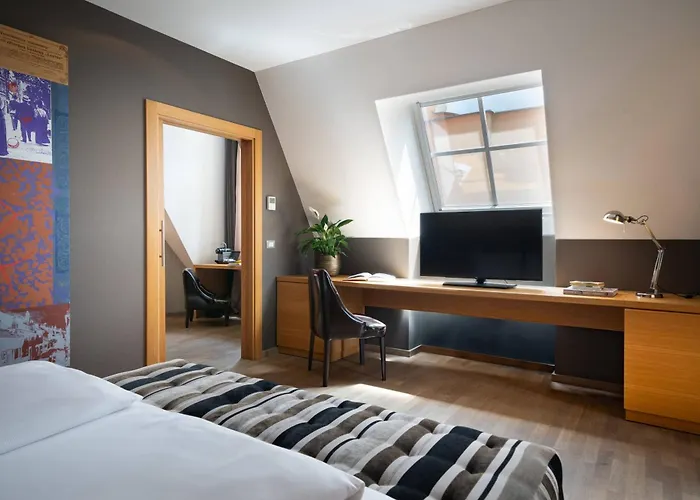 מלון Innside By Melia Prague Old Town 4*