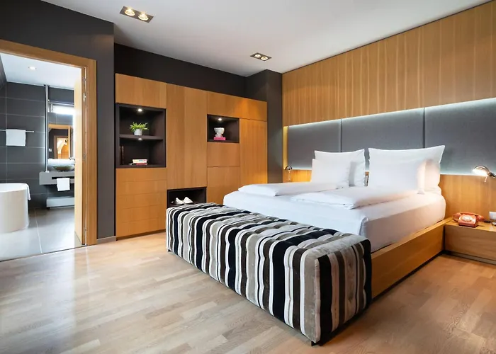 מלון Innside By Melia Prague Old Town 4*